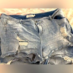 Lot of plus size torrid denim shorts size 24